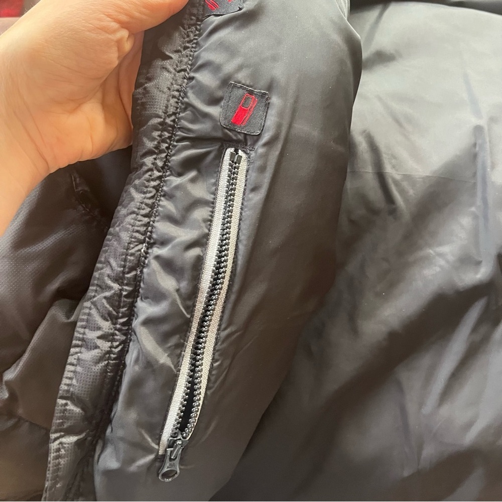 Old Navy Mens Medium Black Down Full Zip Puffer Vest Outdoor Pockets - Picture 3 of 9